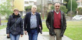 M�nica Iglesias, Camilo Conde y Meijide, camino del juzgado para presentar la lista de PGD. 