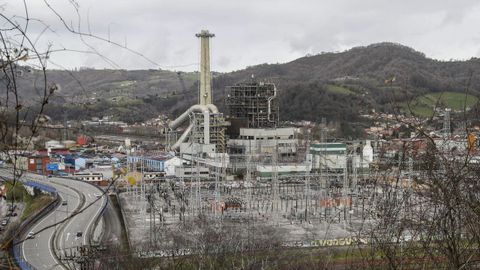 Vista de las instalaciones de la central térmica de Iberdrola en La Felguera