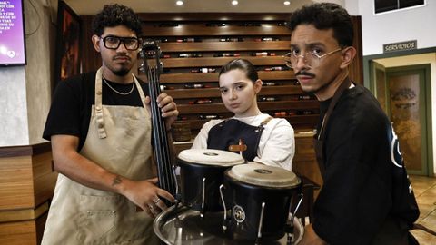 Juan Diego Escalona (Avj) , Mishell Moreno y Nixon Garcia son Reservados Band 