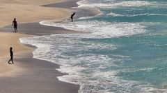 Los coru�eses estrenan agosto en la playa