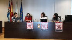 Representantes municipales y de la compa&ntilde;&iacute;a presentaron la coproducci&oacute;n en el sal&oacute;n de plenos del Concello burelense