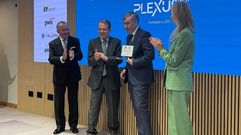 Antonio Agrasar, fundador y CEO de Plexus Tech, recibi� el premio a la responsabilidad social corporativa de manos del alcalde de Vigo
