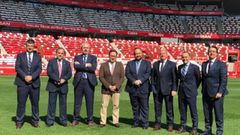 Las directivas de Real Oviedo y Real Sporting en El Molin�n, antes del derbi de marzo de 2019