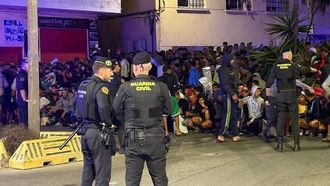 Traslado de inmigrantes al Puerto de Ceuta