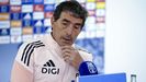 El t�cnico del Real Oviedo, el uruguayo Guillermo Almada, da una rueda de prensa en El Requex�n este mi�rcoles, antes del �ltimo entrenamiento previo al partido de este jueves ante el Villarreal en el estadio Carlos Tartiere