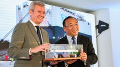 El presidente de la Xunta de Galicia, Alfonso Rueda, durante la celebraci�n del acto de recepci�n oficial e institucional del primer buque transportador de veh�culos del gigante automotriz chino SAIC Moto