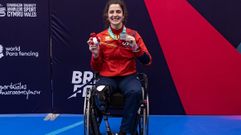 Judith Rodr�guez, con la plata conseguida este viernes en el Europeo de esgrima adaptada.