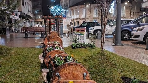 Beln de Chantada. Un tren de madera en la plaza de Santa Ana