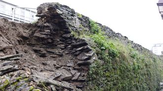 Tras el derrumbe parcial de la Muralla de Lugo est&aacute;n las filtraciones de agua