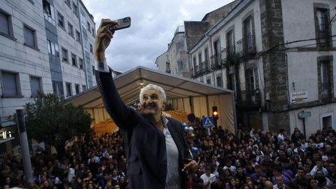 Fernando Romay, uno de los afectados, durante el preg&oacute;n del Feira do Vi&ntilde;o de Quiroga 2025