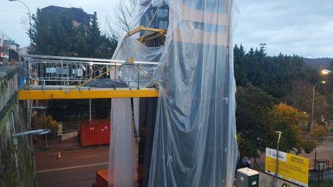 Obras del ascensor entre la avenida de Mar�n y la de Santiago.