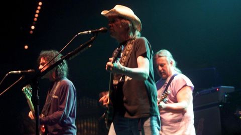 El cantante Neil Young, en un concierto en A Coru�a en el 2001