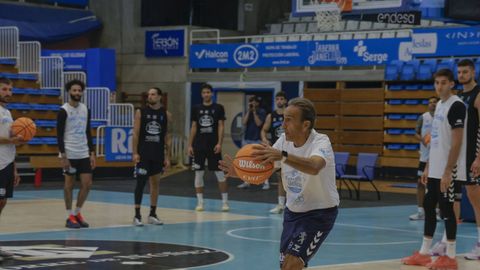 Primer entrenamiento del Breog�n 2026-2027 en el Pazo dos Deportes de Lugo