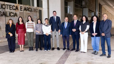 Foto de familia do xurado dos Premios da Cultura