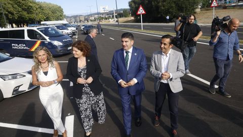 Martina Aneiros, Mara Rivas, Pedro Blanco y Rey Varela, a su llegada a la renovada avenida de As Pas