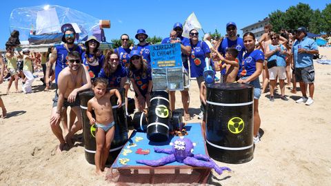Festa da Dorna: Rejata de Embarcasi�ns feitas a machada e pan de millo na playa de Coroso
