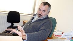 Luciano M�ndez Naya, profesor de Matem�ticas en la Universidade de Santiago (USC), est� actualmente apartado de las clases tras hacer comentarios vejatorios a una alumna sobre su escote