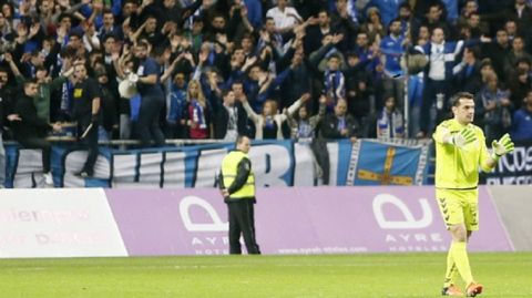 Estebanhorizontal.Esteban durante un partido en el Carlos Tartiere