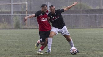 Una jugada en uno de los partidos disputados el s&aacute;bado