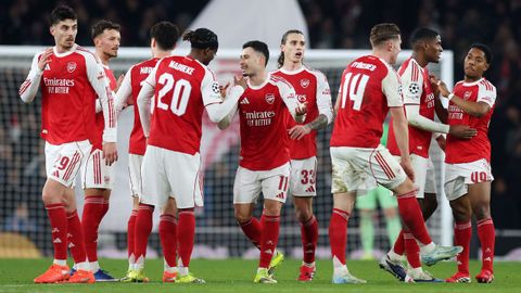 Los jugadores del Arsenal celebrando un gol ante el Kairat Almaty