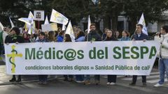  Manifestaci�n de m�dicos por las calles del centro de Oviedo coincidiendo con la cuarta de las jornadas de huelga convocadas para reclamar un estatuto marco propio que regule las condiciones laborales de su ejercicio profesional