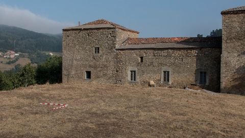 Proceso de excavaci�n de los sondeos junto al palacio de Cienfuegos y Pe�alba