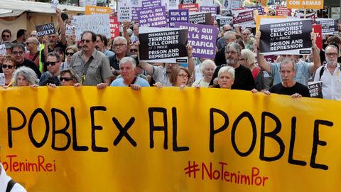 Integrantes de los Comits de Defensa de la Repblica, en el homenaje a las vctimas del 17A