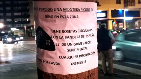 El peculiar aviso colgado en el paseo de Bego�a