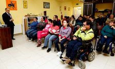 A la jornada asistieron usuarios, familiares y vecinos (en la imagen, ponencia de Luis Garc�a).