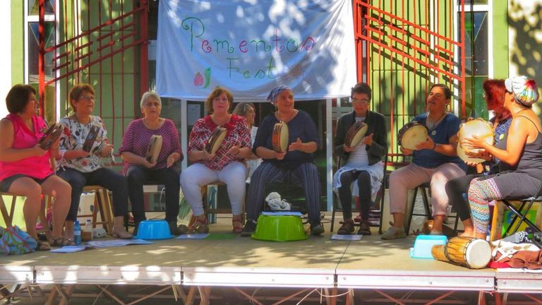 <span lang= gl >Erikas e Pelusas, con Ugia Pedreira, en imaxe de arquivo</span>