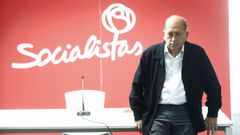 Xaquín Fernández Leiceaga esta manaña, en el anuncio de su renuncia a tomar posesión del acta que obtuvo el 28M como número 3 de la candidatura del PSOE