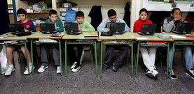 El alumnado de ciclo superior se beneficia del Proxecto Abalar; para el resto, el centro compr� tecnolog�a para trabajar.