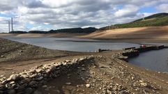 Puente romano sobre el Sil en el pantano de B�rcena