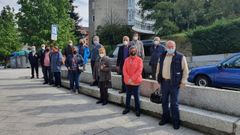 Encuentro informativo de emigrantes retornados en el barrio de A Cu�a, en Ourense, con el secretario provincial de Emigraci�n del PSOE, Luis Gul�n