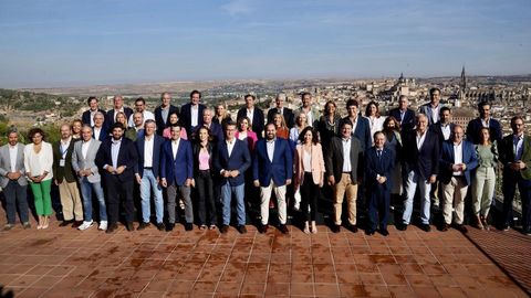 Feijoo, con los principales dirigentes del PP en la reuni�n interparlamentaria de Toledo