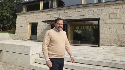 Jorge Cubela, alcalde de Cerdedo-Cotobade, en una imagen de archivo dentro del centro cultural Antonio Fraguas.