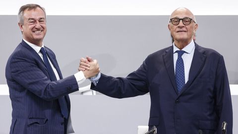 González-Bueno y Josep Oliú, en la junta extraordinaria del Sabadell en el mes de agosto