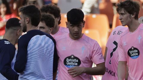 El jugador del Celta Yoel Lago, tras el partido en el que reapareci� en liga m�s de seis meses despu�s.