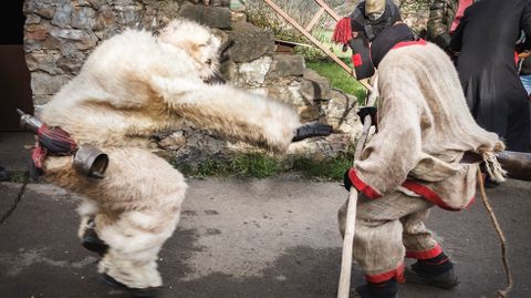El Osu y El Diablu se encaran en San Xuan de Villape�ada (Grau)