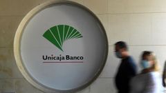 Nuevo logotipo de Unicaja Banco que ya luce en el estand de la Feria de muestras en Gijn