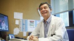 Jos� Mar�a Prieto, jefe de neurolog�a del CHUS, en una foto de archivo