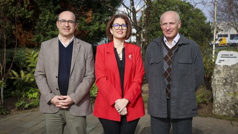 Fraga Ares, Susana Rey Garc�a y Jorge Carballido Salgado, en las instalaciones de La Voz.