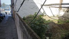 Parcela de los n�meros 22-24 de la calle Castro en Ferrol Vello donde se realiz� el hallazgo arqueol�gico.