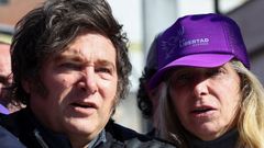 Javier Milei, en campaa electoral con su hermana Karina, secretaria general de la Presidencia