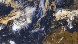 Imagen satelital delhuracn Gabrielle situado ayer sobre el Atlntico central