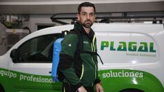 T�cnico aplicador de primera, David del R�o lleva 20 a�os en su sector