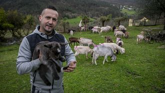 Roberto Nimo es uno de los tres socios de Ecocabuxa.