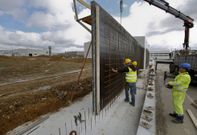 En el pol�gono de B�rtoa se construyen tres naves y hay obras en otras. 