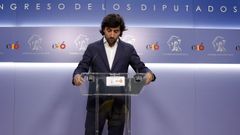 Toni Rold�n anunci� su renuncia en una rueda de prensa en el Congreso de los Diputados