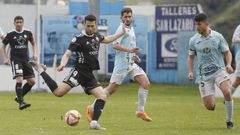 Jes�s Say�s, a punto de golpear el bal�n en el partido disputado en el campo de Cantarrana.